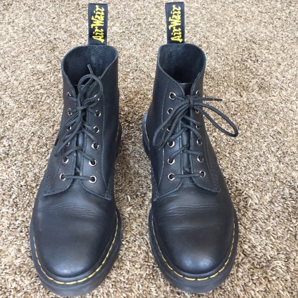 Dr. Martens Pascal boots💖